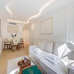 7#Newsuite#4 People#Saint Germain#Notre-Dame