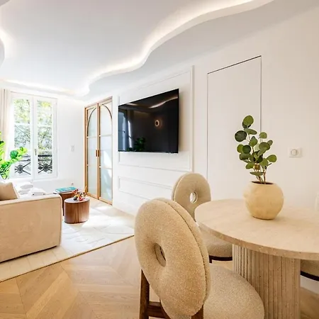 7#newsuite#4 People#saint Germain#notre-dame Appartamento